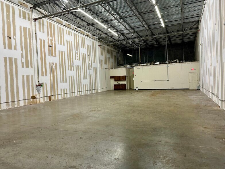 More Photos Of 73 SW 12th Ave, Dania Beach Warehouse For Lease