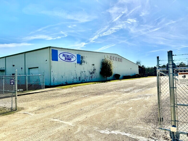 Primary Photo Of 901 Ravenwood Dr, Selma Warehouse For Sale