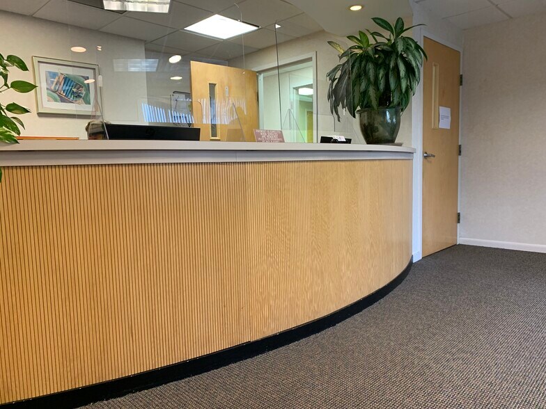 More Photos Of 47 Raritan Ave, Highland Park Medical For Lease