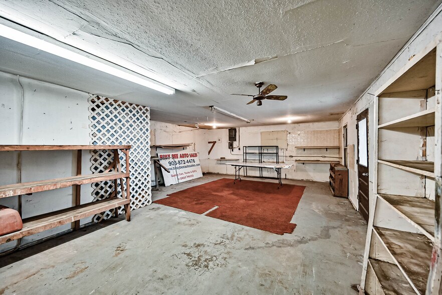 More Photos Of 600 W 13th Ave, Corsicana Flex For Sale
