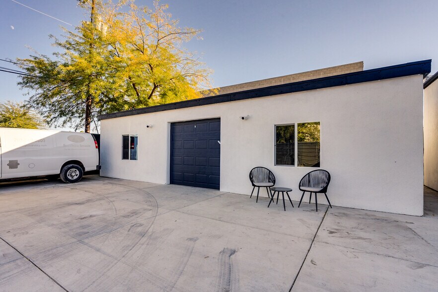 More Photos Of 1140 N Rosemont Blvd, Tucson Research And Development For Sale