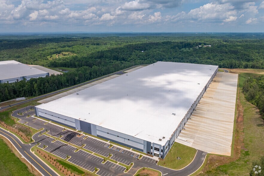 More Photos Of 350 Raco Pky, Pendergrass Unknown For Lease