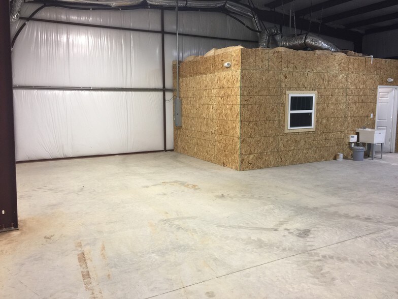 More Photos Of 5501 Fishtrap Rd, Denton Industrial For Sale