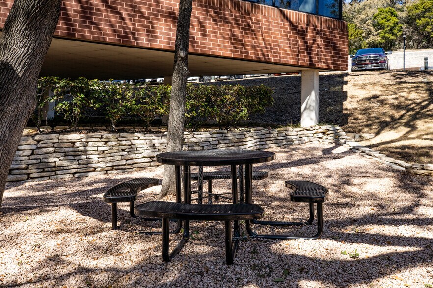 More Photos Of 8834 N Capital of Texas Hwy, Austin Office For Lease