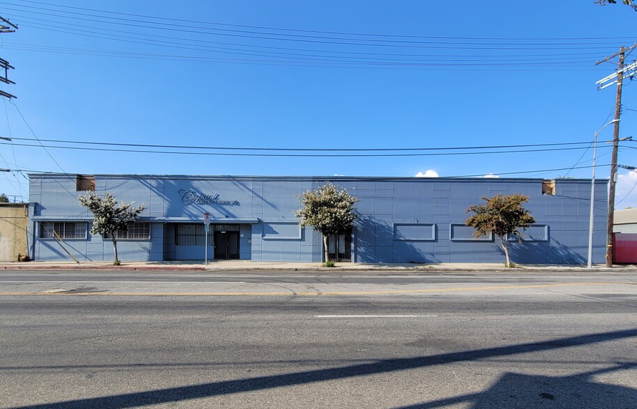 Primary Photo Of 14837 Oxnard St, Van Nuys Manufacturing For Sale