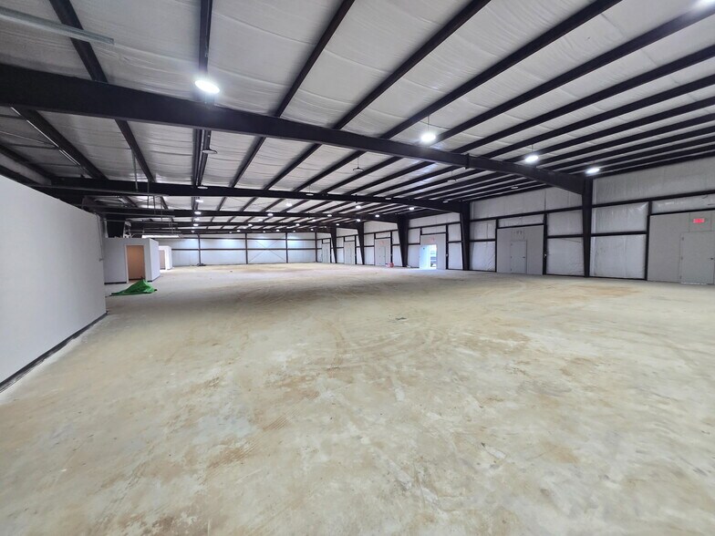 More Photos Of 176 Commerce Center Cir, Jackson Flex For Lease