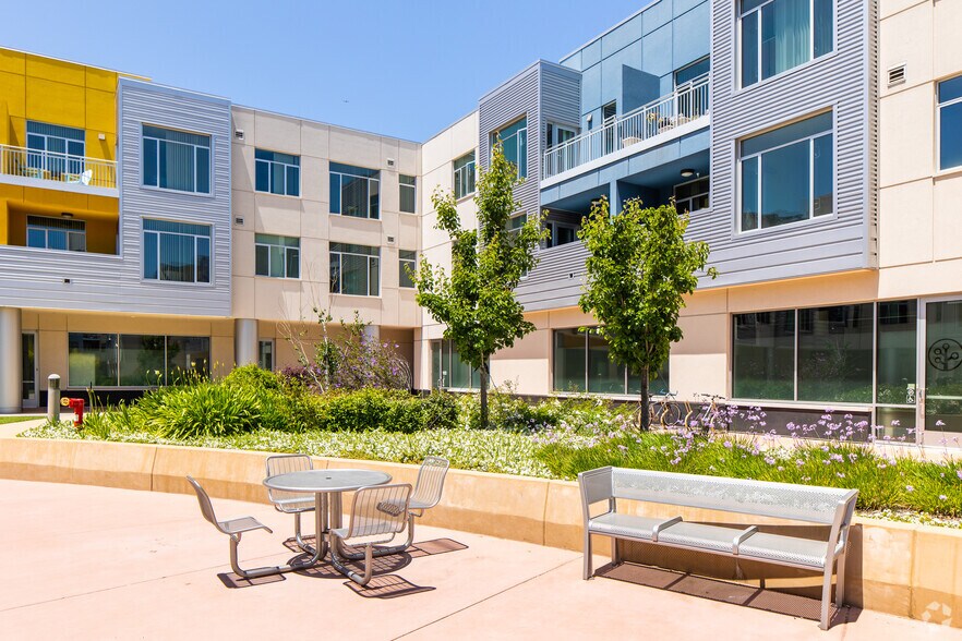 More Photos Of 195 Page Mill Rd, Palo Alto Apartments For Lease