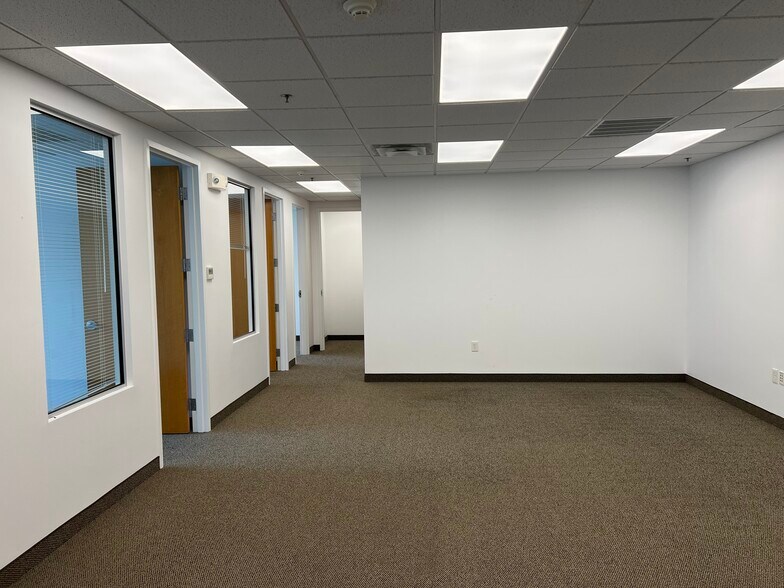 More Photos Of 330 Bear Hill Rd, Waltham Office For Lease