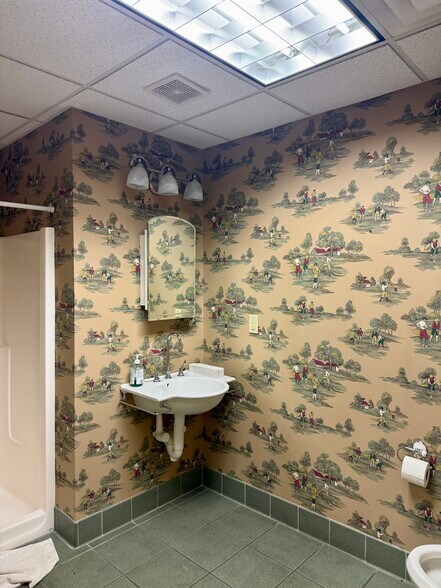 More Photos Of 1217 Davie Ave, Statesville Medical For Sale