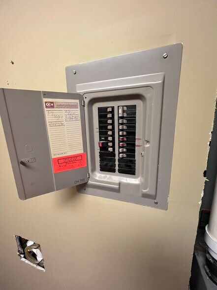 More Photos Of 4911-4915 Illinois Rd, Fort Wayne Office For Lease