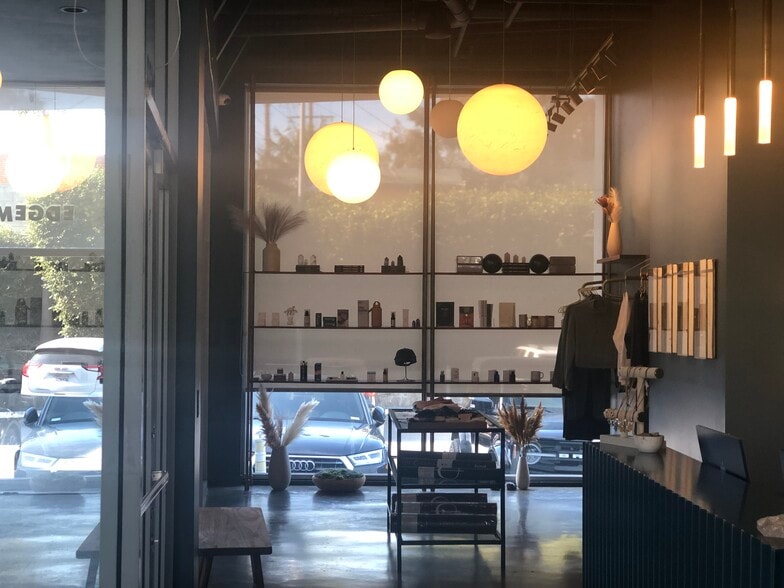 More Photos Of 2415-2449 Main St, Santa Monica Restaurant For Lease