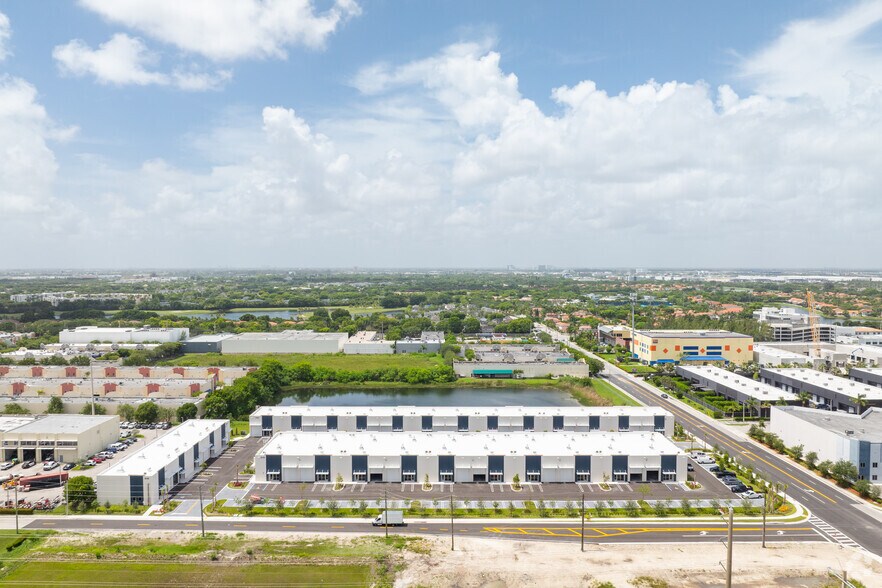 More Photos Of 6175 NW 102nd Ave, Doral Showroom For Lease