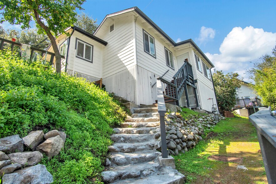 More Photos Of 1182 Oak Grove Dr, Los Angeles Apartments For Sale