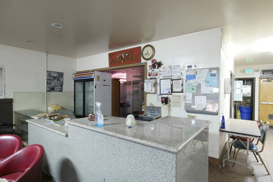 More Photos Of 111 E 5th St, Oxnard Storefront For Sale