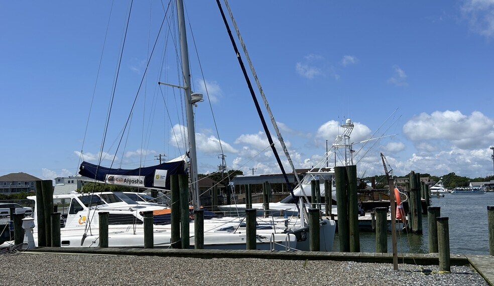 More Photos Of 12907 Harbor Rd, Ocean City Marina For Sale