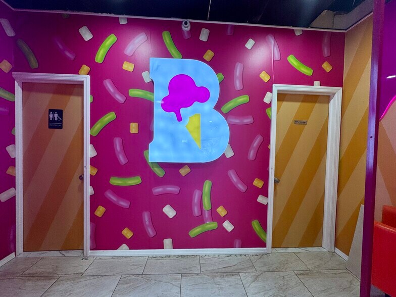 More Photos Of 533 E Landis Ave, Vineland Storefront Retail Residential For Sale