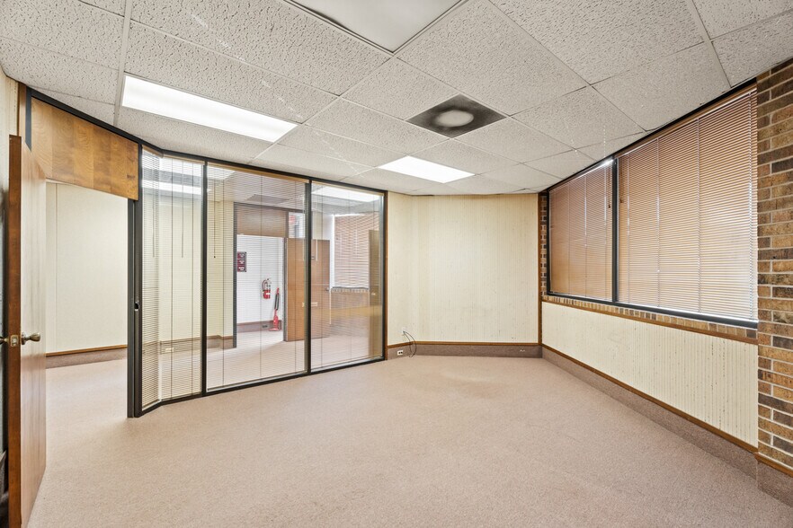More Photos Of 1212 S Air Depot Blvd, Oklahoma City Office For Sale