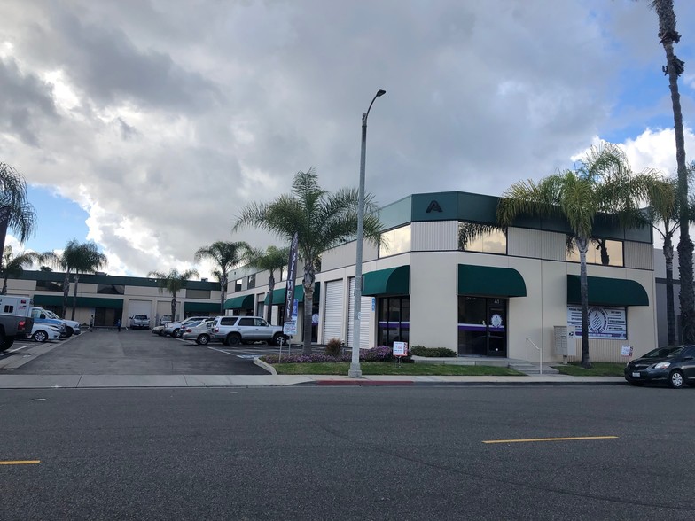 3671 Industry Ave, Lakewood, CA 90712 - Lofts/Showrooms For Lease ...