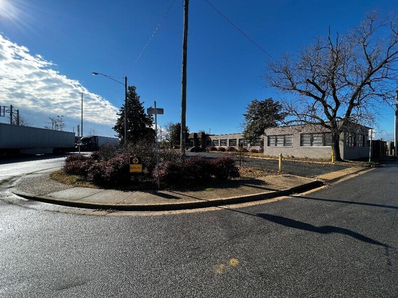 Primary Photo Of 6606 Electronic Dr, Springfield Warehouse For Lease