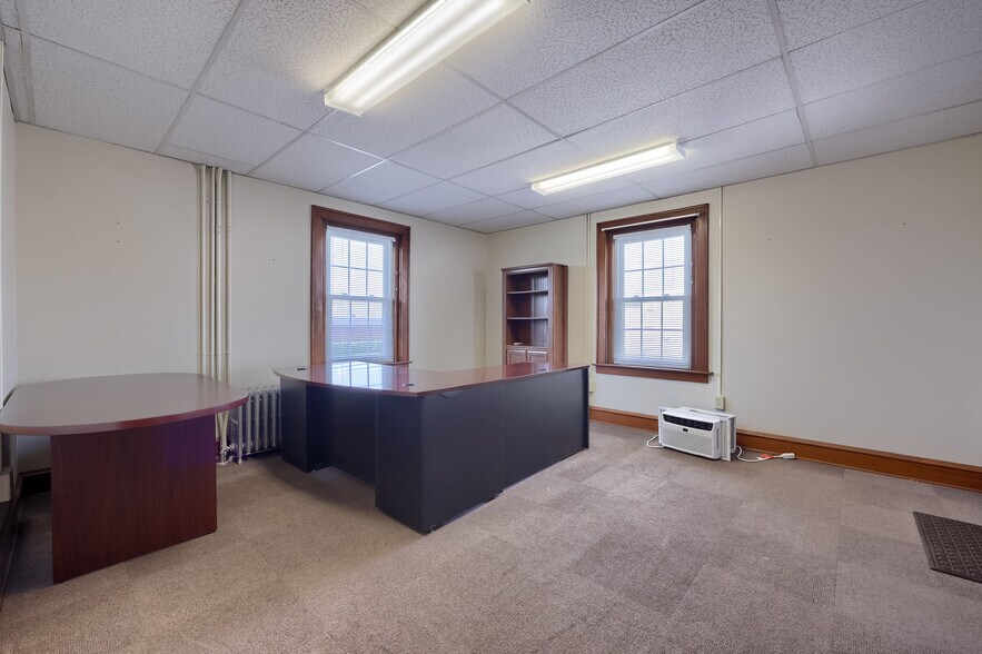 More Photos Of 135 Rothsville Station Rd, Lititz Office Residential For Lease