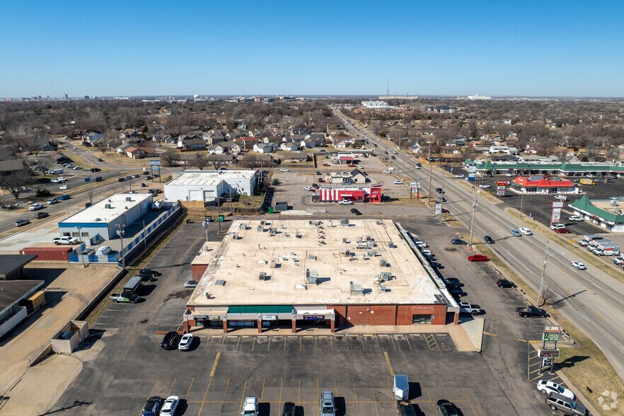 More Photos Of 6249 E 21st St, Wichita Storefront For Lease