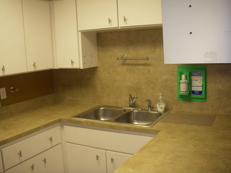 More Photos Of 101-113 NE 19th Dr, Okeechobee Medical For Lease