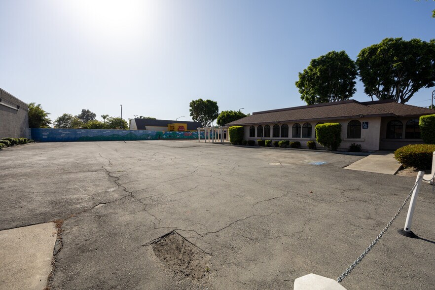 More Photos Of 150 E 1st St, Tustin Schools For Sale