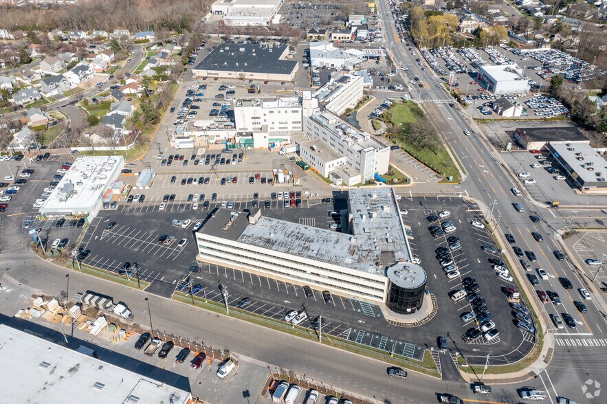 More Photos Of 175 Jericho Tpke, Syosset Office For Lease
