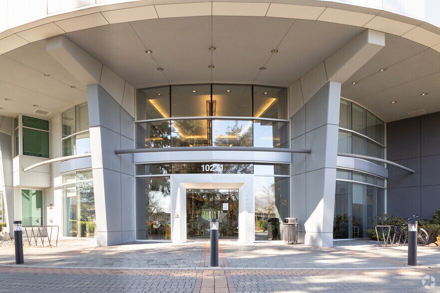 More Photos Of 10271 Shellbridge Way, Richmond Office For Lease