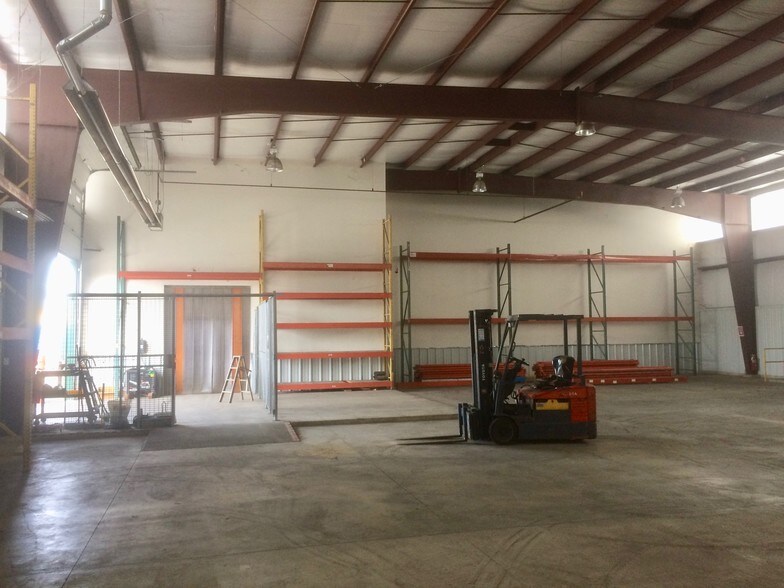 More Photos Of 2030 Summer St, Hammond Warehouse For Sale