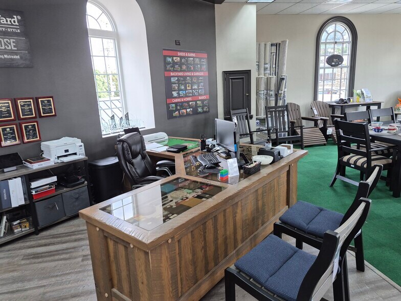 More Photos Of 4228 Brownsville Rd, Brentwood Storefront Retail Residential For Sale