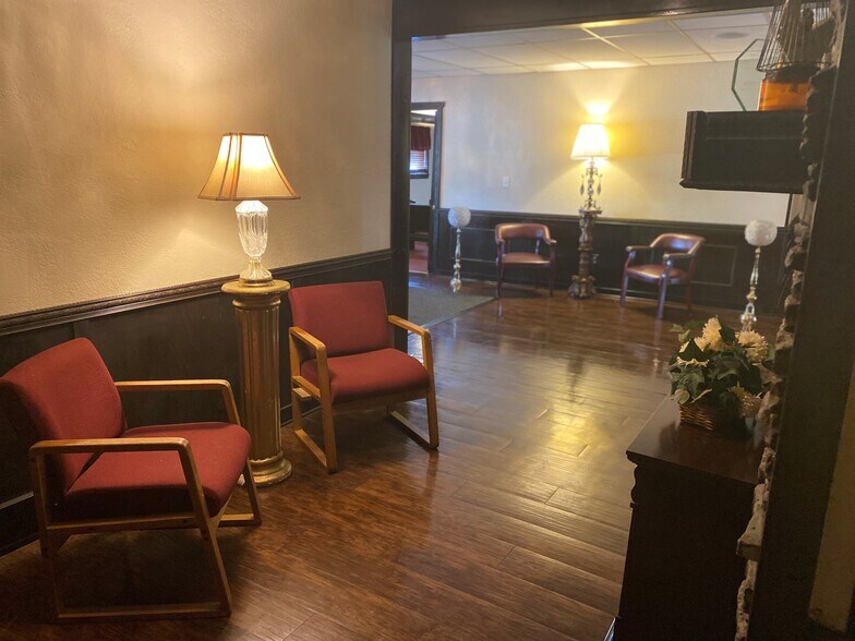 More Photos Of 2926 Pine Ave, Erie Office For Sale