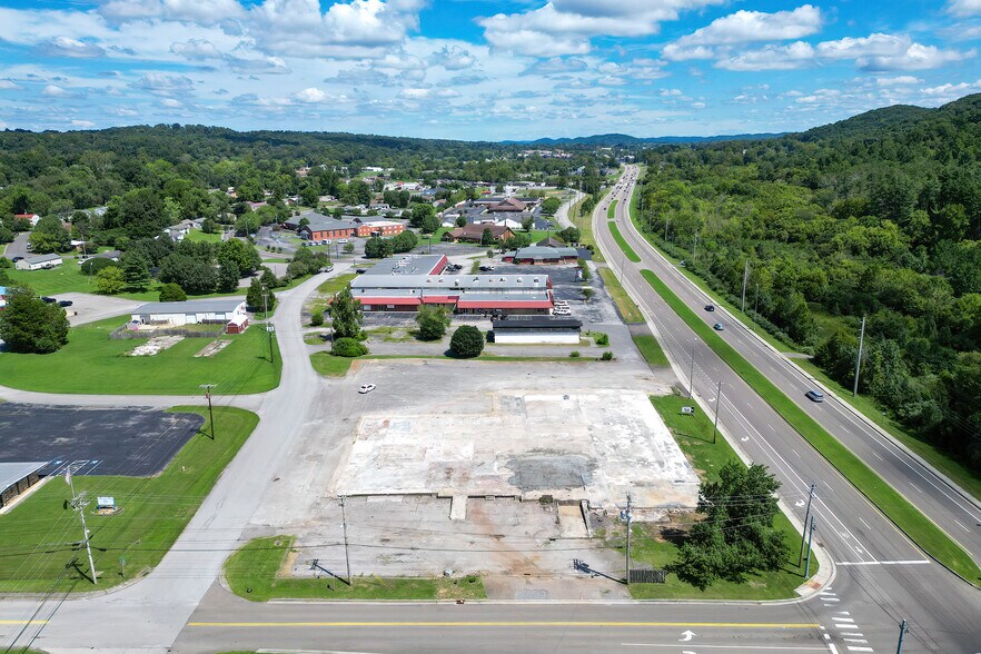 More Photos Of 1990 Oak Ridge Tpke, Oak Ridge Storefront For Sale