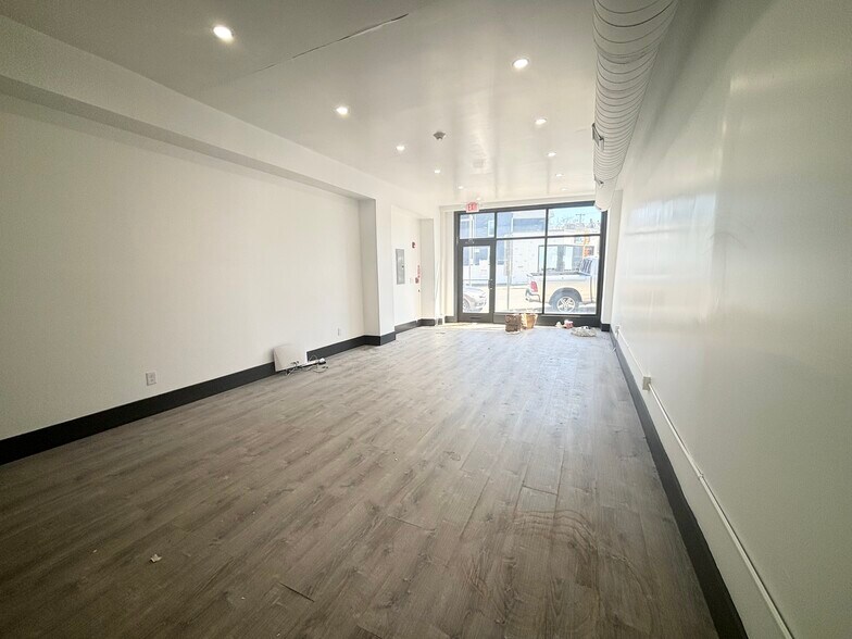 More Photos Of 110-118 Main St, Malden Storefront Retail Residential For Lease