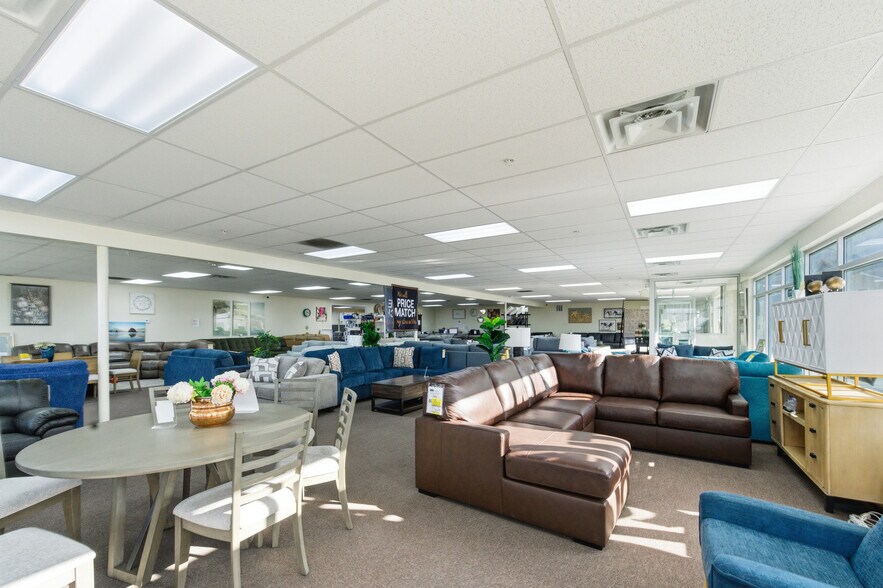 More Photos Of 190 N State St, Orem Freestanding For Lease