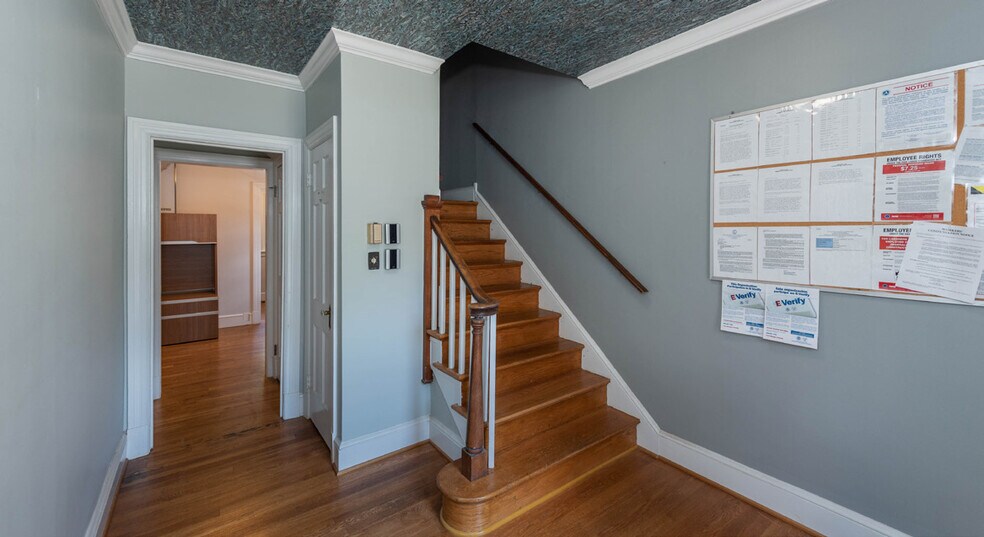 More Photos Of 1102 Welborne Dr, Richmond Office For Lease