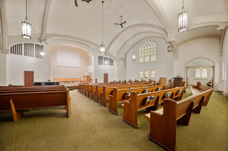 More Photos Of 418 W Adams St, Muncie Religious Facility For Sale