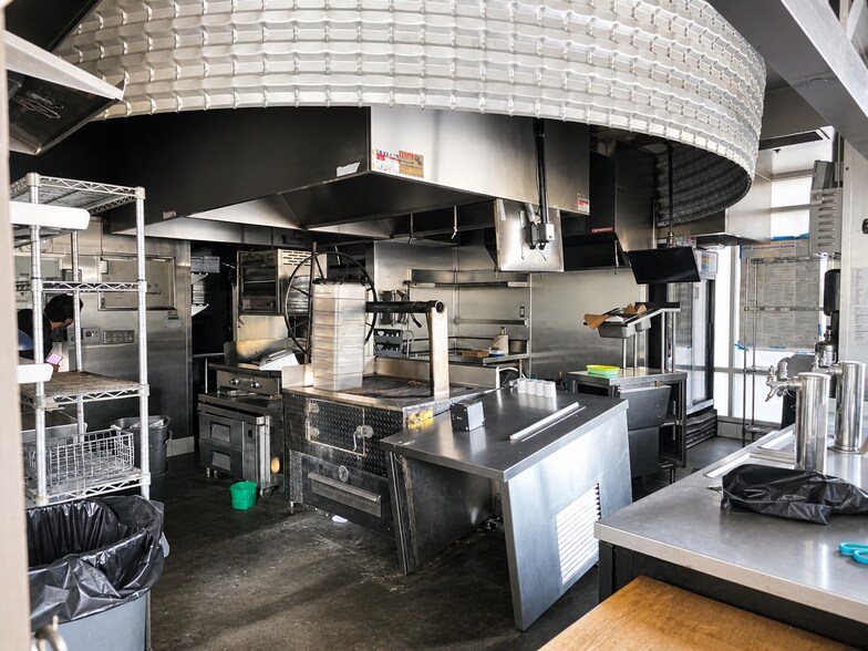 More Photos Of 829 Broadway, Santa Monica Freestanding For Lease