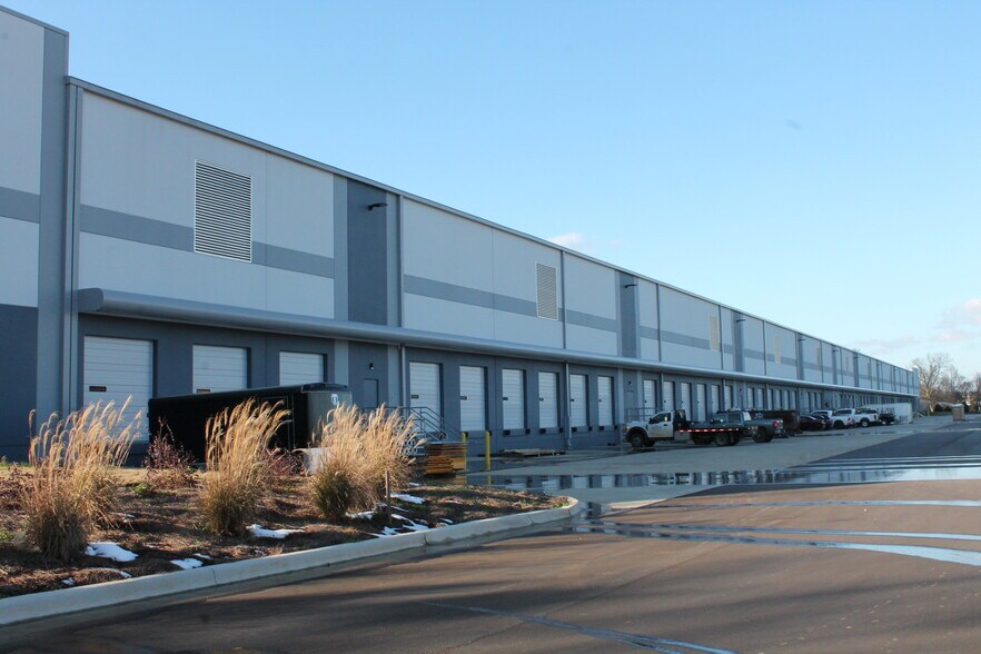 More Photos Of 6358 Research Park Blvd NW, Huntsville Distribution For Lease