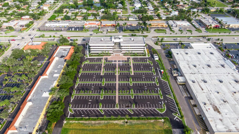 More Photos Of 4501 Tamiami Trl N, Naples Office For Lease