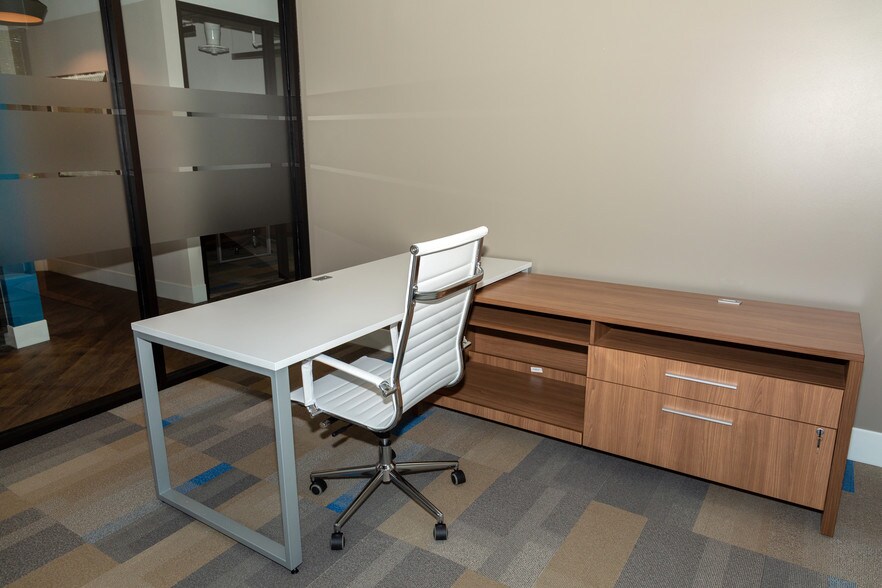 More Photos Of 2454 N McMullen Booth Rd, Clearwater Loft Creative Space For Lease