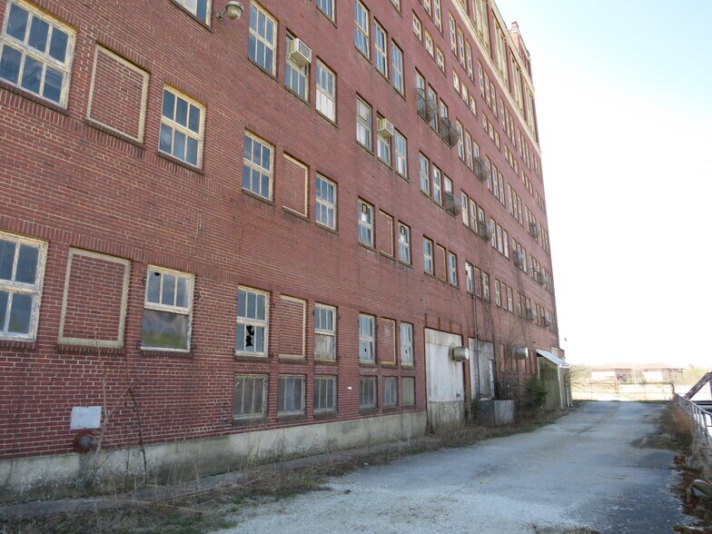 More Photos Of 224 Main St, Marseilles Industrial For Sale