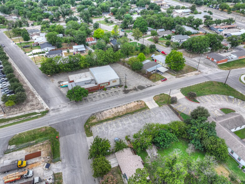 More Photos Of 1390 McQueeney Rd, New Braunfels Sports And Entertainment For Sale