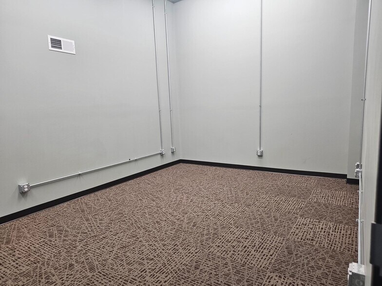 More Photos Of 321 W Clifton St, Tomah General Retail For Sale