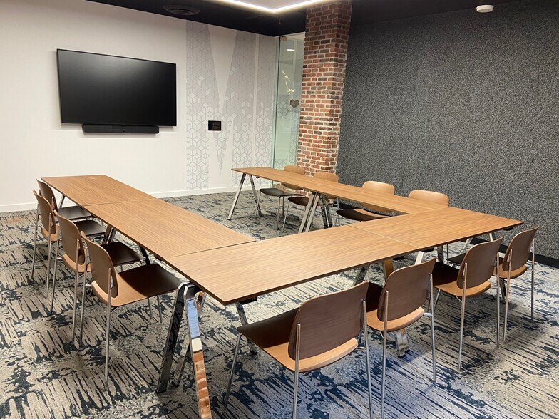 More Photos Of 617 W 7th St, Los Angeles Office For Lease