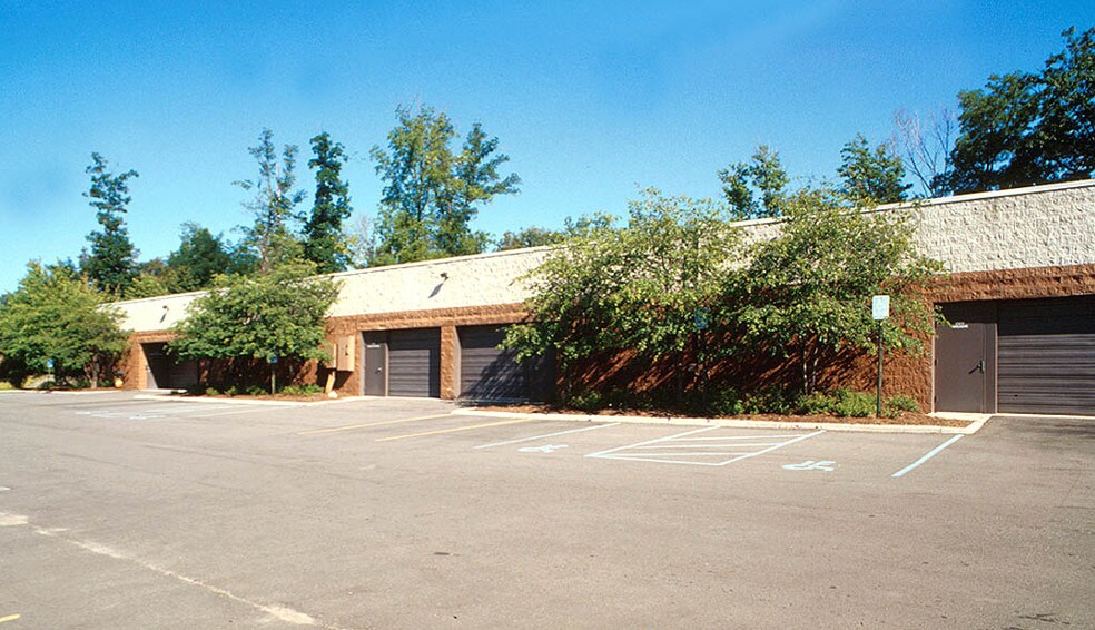 More Photos Of 41551-41651 W 11 Mile Rd, Novi Light Manufacturing For Lease