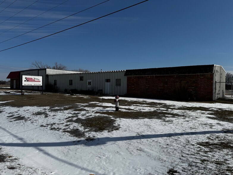 More Photos Of 7801 N Harrison Ave, Shawnee Warehouse For Lease