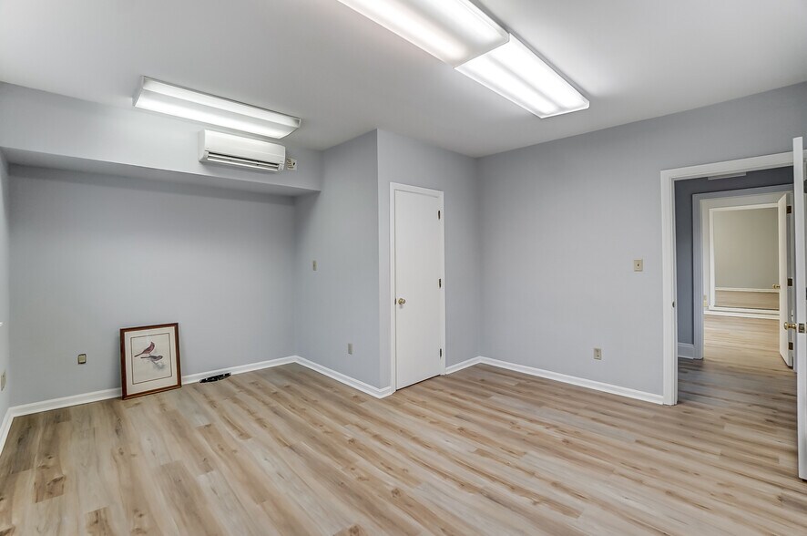 More Photos Of 3530 Edwards Rd, Cincinnati Office For Lease