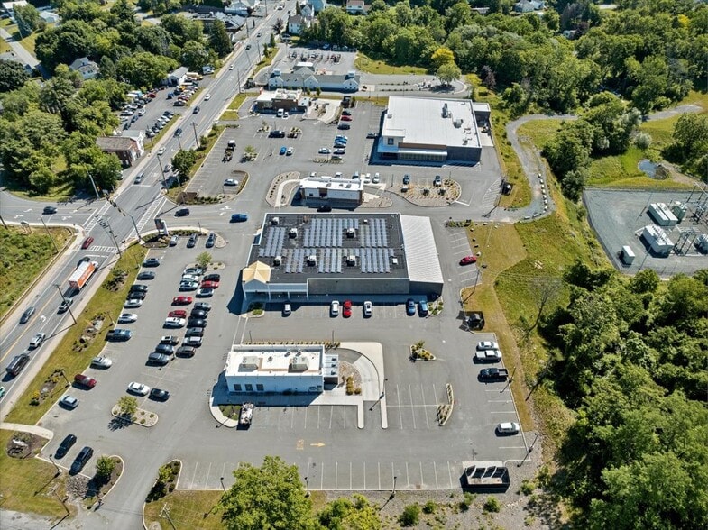 More Photos Of 658 Hoosick Rd, Troy Fast Food For Lease