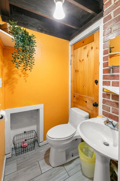 More Photos Of 3109 N Ola Ave, Tampa Hospitality For Sale